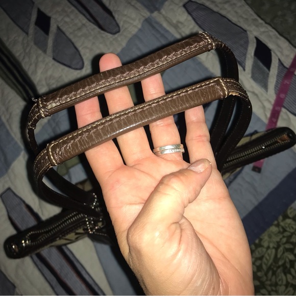 👜COACH👜 Signature Canvas Shoulder Tote - Picture 8 of 14